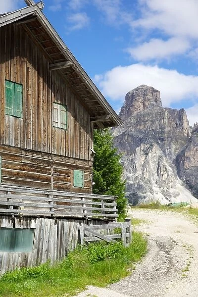 Barn near Corvara, Badia Valley, Bolzano Province, Trentino-Alto Adige  /  South Tyrol, Italian Dolomites, Italy, Europe