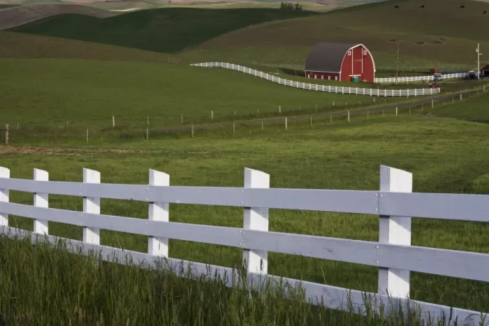 Framed Print : Barn in the Palouse, Washington State, United States of America, North America Framed Print : Barn in the Palouse, Washington State, United States of America, North America