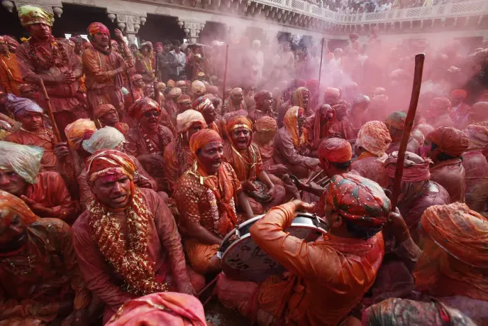 Framed Print : Barsana villagers celebrating Holi in Nandgaon, Uttar Pradesh, India, Asia Framed Print : Barsana villagers celebrating Holi in Nandgaon, Uttar Pradesh, India, Asia