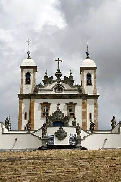 The Basilica do Bom Jesus de Matosinhos, UNESCO World Heritage Site, with statues of the prophets by Aleijadinho, Congonhas, Minas Gerais, Brazil, South America