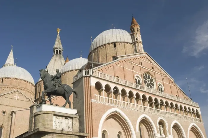 Framed Print : Basilica di Sant Antonio, Padua, Veneto, Italy, Europe Framed Print : Basilica di Sant Antonio, Padua, Veneto, Italy, Europe