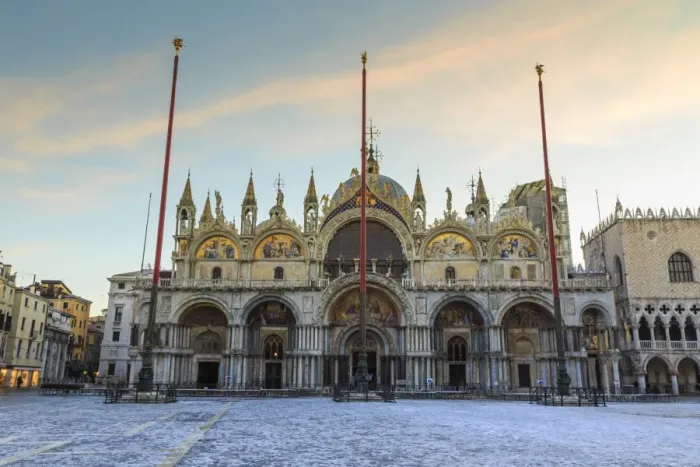 Framed Print : Basilica and Piazza San Marco at dawn after overnight snow, Venice, UNESCO World Heritage Site Framed Print : Basilica and Piazza San Marco at dawn after overnight snow, Venice, UNESCO World Heritage Site