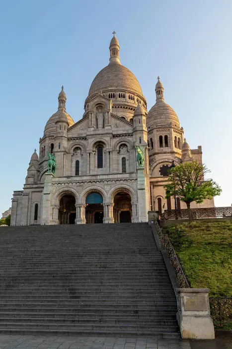 Framed Print : The Basilica of Sacre Coeur de Montmartre, Montmartre, Paris, France, Europe Framed Print : The Basilica of Sacre Coeur de Montmartre, Montmartre, Paris, France, Europe