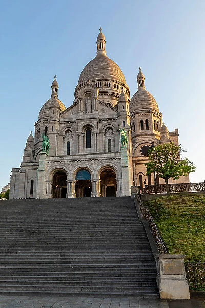 The Basilica of Sacre Coeur de Montmartre, Montmartre, Paris, France, Europe