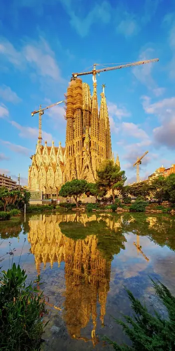 Framed Print : Basilica of Sagrada Familia at sunrise, UNESCO World Heritage Site, Barcelona, Catalonia, Spain, Europe Framed Print : Basilica of Sagrada Familia at sunrise, UNESCO World Heritage Site, Barcelona, Catalonia, Spain, Europe