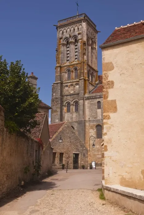 Framed Print : The Basilica of St. Magdalene, UNESCO World Heritage Site, Vezelay, Yonne, Burgundy, France, Europe Framed Print : The Basilica of St. Magdalene, UNESCO World Heritage Site, Vezelay, Yonne, Burgundy, France, Europe