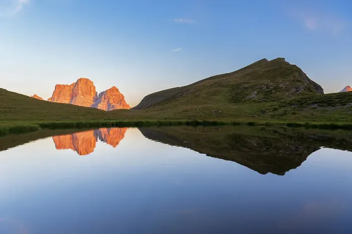 Framed Print : Baste Lake and the reflection of the Pelmo mountain, at sunset, Giau Pass, Dolomites of Belluno, Veneto, Italy, Europe