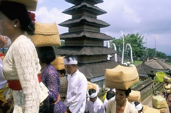 Batara Turum Kabeh ceremony