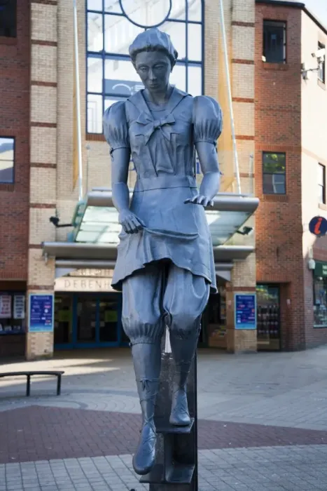Framed Print : Bathing Belle statue on Westborough, Scarborough, North Yorkshire, Yorkshire, England, United Kingdom, Europe Framed Print : Bathing Belle statue on Westborough, Scarborough, North Yorkshire, Yorkshire, England, United Kingdom, Europe