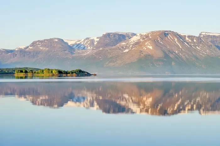 Framed Print : Bay, by the Lyngen fjord, Solvik Gard, Lyngseidet, Lyngen Alps, region of Lyngen, County of Troms, Norway, Northern Europe Framed Print : Bay, by the Lyngen fjord, Solvik Gard, Lyngseidet, Lyngen Alps, region of Lyngen, County of Troms, Norway, Northern Europe