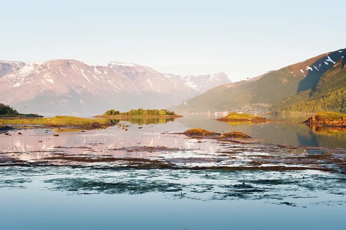 Framed Print : Bay, by the Lyngen fjord, Solvik Gard, Lyngseidet, Lyngen Alps, region of Lyngen, County of Troms, Norway, Northern Europe Framed Print : Bay, by the Lyngen fjord, Solvik Gard, Lyngseidet, Lyngen Alps, region of Lyngen, County of Troms, Norway, Northern Europe