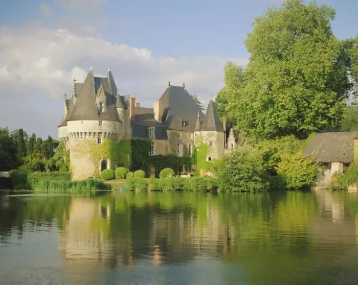 Framed Print : Bazouges Chateau and the River Loire at Sarthe, Pays de la Loire, Loire Valley Framed Print : Bazouges Chateau and the River Loire at Sarthe, Pays de la Loire, Loire Valley
