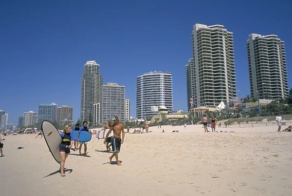 Beach, central shopping mall and restaurants, Surfers Paradise, Gold Coast