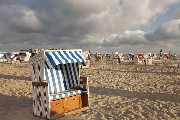 Beach chairs on the beach of Sankt Peter Ording, Eiderstedt Peninsula, Nordfriesland, Schleswig Holstein, Germany, Europe