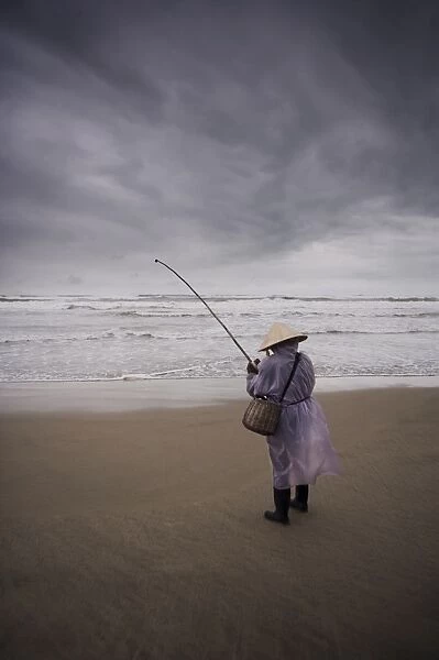 Beach fisherman, China Beach, Da Nang, Vietnam, Indochina, Southeast Asia, Asia