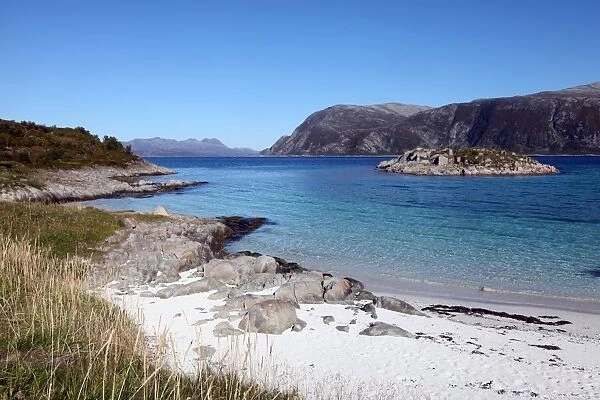 Beach at Gasvaer, Kvalfjord, Troms, North Norway, Norway, Scandinavia, Europe