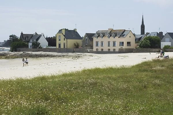 The beach at Ile Tudy, near Loctudy, Southern Finistere, Brittany, France, Europe
