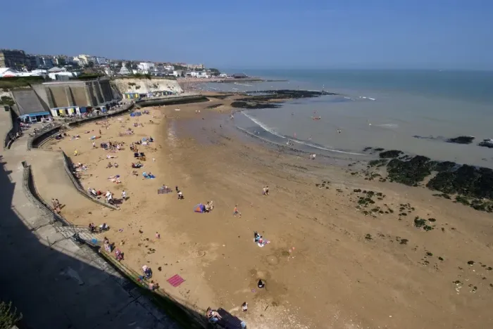 Framed Print : Beach, Louisa Bay, Broadstairs, Kent, England, United Kingdom, Europe Framed Print : Beach, Louisa Bay, Broadstairs, Kent, England, United Kingdom, Europe