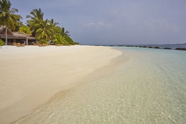 Beach scene on Kuramathi Island, Rasdhoo atoll, Ari atoll, Maldives, Indian Ocean, Asia