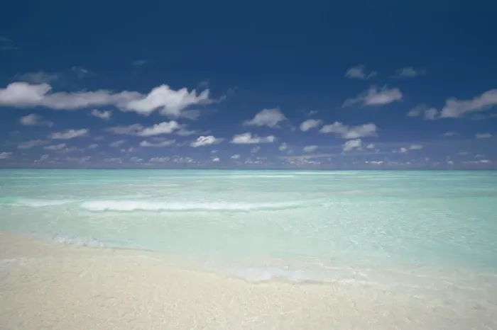Framed Print : Beach and Turquoise lagoon, Maldives, Indian Ocean, Asia