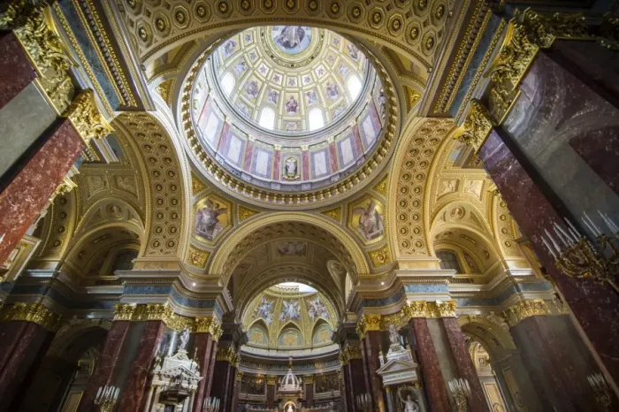 Framed Print : Beautiful interior of the St. Stephens Basilica, Budapest, Hungary, Europe Framed Print : Beautiful interior of the St. Stephens Basilica, Budapest, Hungary, Europe
