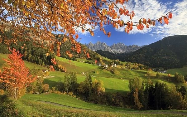 Beautiful landscape of the Val di Funes where the main landmark is the Odle  /  Geisler Dolomite Massif, South Tyrol, Italy, Europe