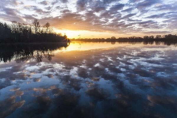 A beautiful sunrise at Bray Lake, Maidenhead, Berkshire, England, United Kingdom, Europe
