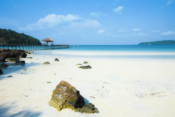 Framed Print : Beautiful white sand beach on this popular holiday island, Koh Rong Sanloem Island Framed Print : Beautiful white sand beach on this popular holiday island, Koh Rong Sanloem Island