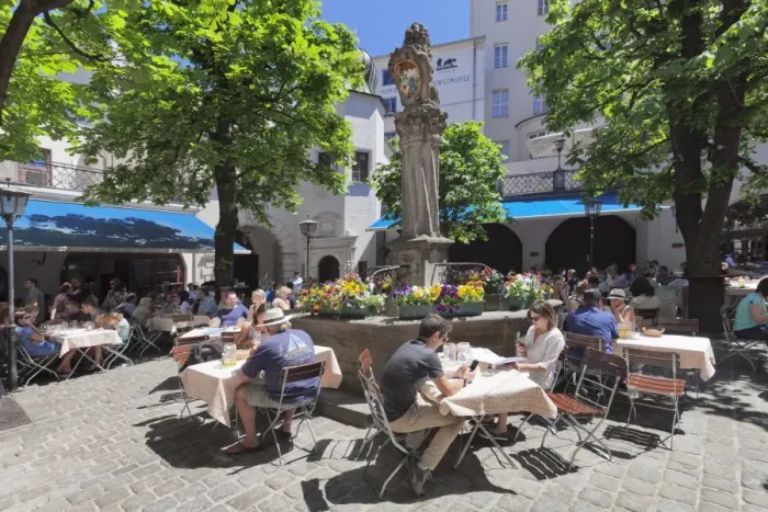 Framed Print : Beer Garden at Hofbraeuhaus, Munich, Bavaria, Germany, Europe Framed Print : Beer Garden at Hofbraeuhaus, Munich, Bavaria, Germany, Europe