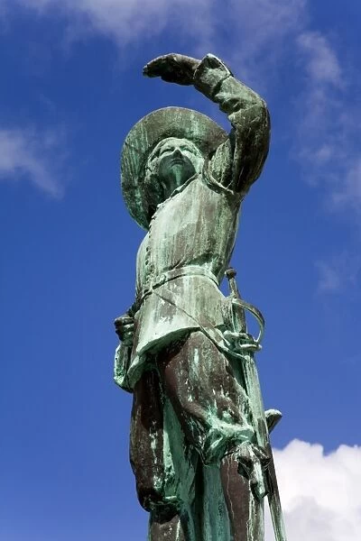 Belain d Esnambuc statue