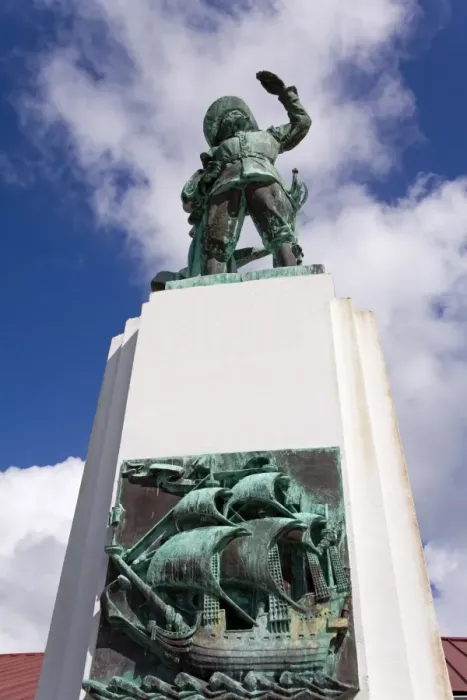 Framed Print : Belain d Esnambuc statue, Craft Market in La Savane Park, Fort-de-France