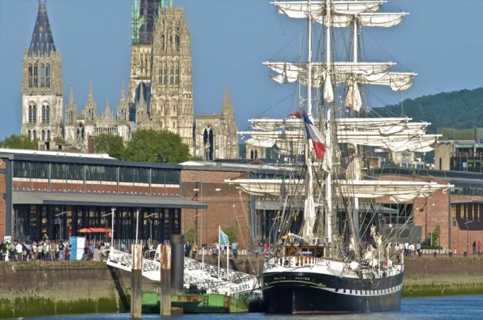 Framed Print : The Belem 3 masts sail boat, at Rouen, on the river Seine, in the background Notre Dame cathedral Framed Print : The Belem 3 masts sail boat, at Rouen, on the river Seine, in the background Notre Dame cathedral