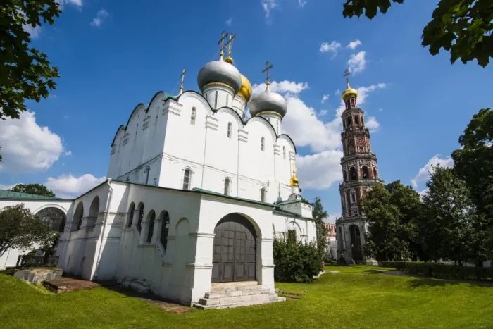 Framed Print : The bell tower and the Smolensk Cathedral in the Novodevichy Convent, Moscow, Russia, Europe Framed Print : The bell tower and the Smolensk Cathedral in the Novodevichy Convent, Moscow, Russia, Europe