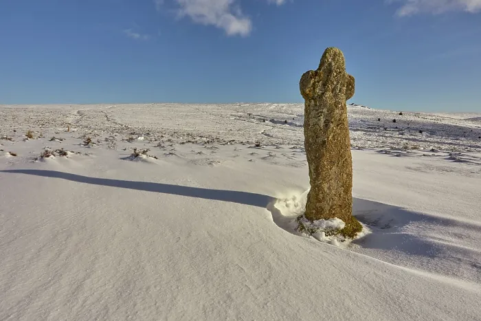 Framed Print : Bennett's Cross, an ancient granite monument, in winter snow, near Warren House, Dartmoor National Park, Devon, Great Britain Framed Print : Bennett's Cross, an ancient granite monument, in winter snow, near Warren House, Dartmoor National Park, Devon, Great Britain