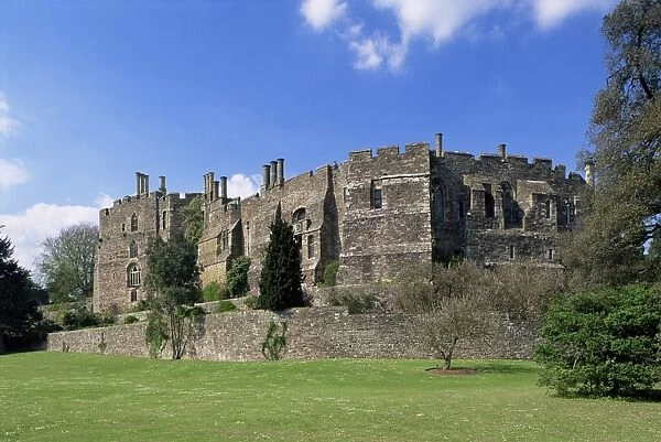 Berkeley Castle, built in 1153, Gloucestershire, England, United Kingdom, Europe