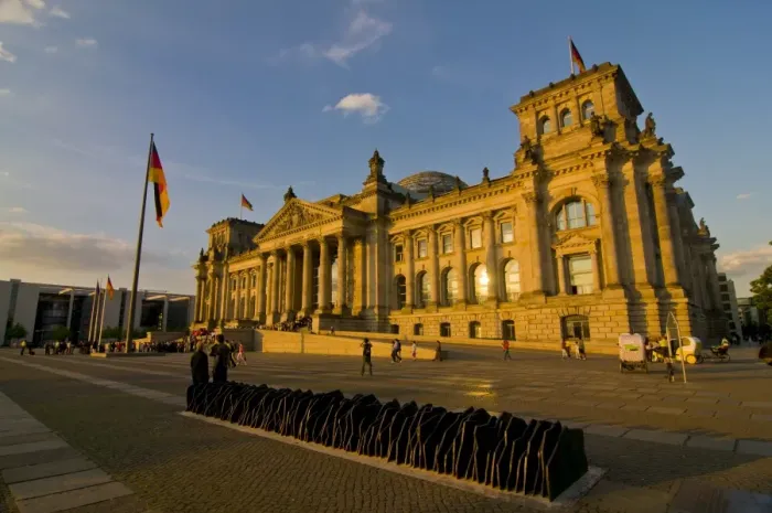 Framed Print : The Berlin Reichstag, German Parliament, Berlin, Germany, Europe Framed Print : The Berlin Reichstag, German Parliament, Berlin, Germany, Europe