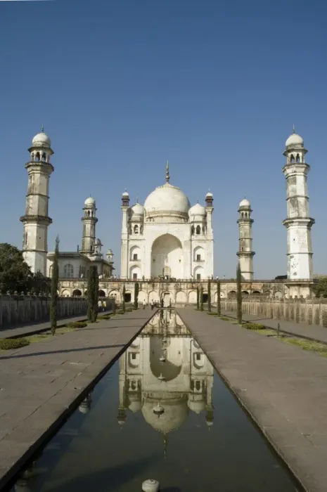 Framed Print : The Bibi ka Maqbara was uilt by Azam Shah in 1678 Framed Print : The Bibi ka Maqbara was uilt by Azam Shah in 1678