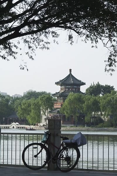 A bicycle, Houhai Lake, Beijing, China, Asia