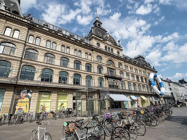 Bicycles parked in front of the Magasin du Nord department store, Copenhagen, Denmark, Scandinavia, Europe
