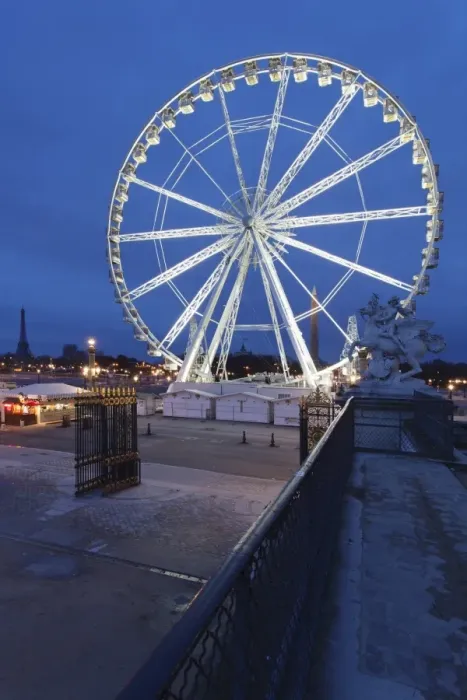 Framed Print : Big wheel at Place de la Concorde and Eiffel Tower in the background, Paris, Ile de France, France, Europe Framed Print : Big wheel at Place de la Concorde and Eiffel Tower in the background, Paris, Ile de France, France, Europe