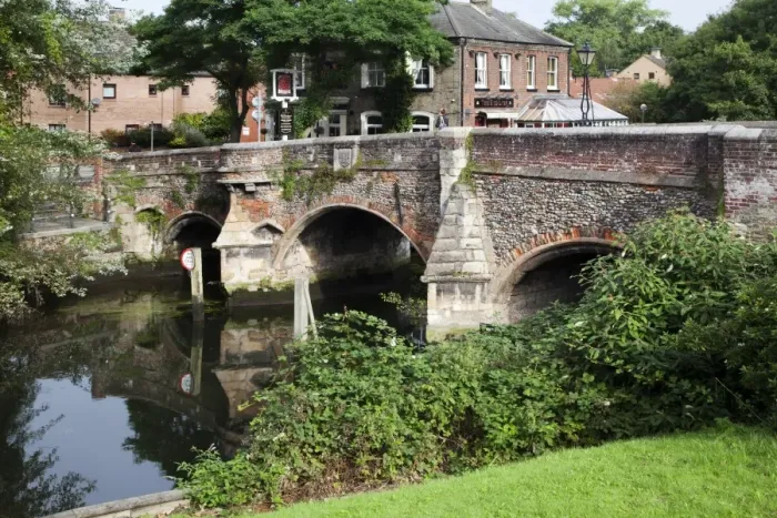 Framed Print : Bishop Bridge over the River Wensum, Norwich, Norfolk, England, United Kingdom, Europe Framed Print : Bishop Bridge over the River Wensum, Norwich, Norfolk, England, United Kingdom, Europe