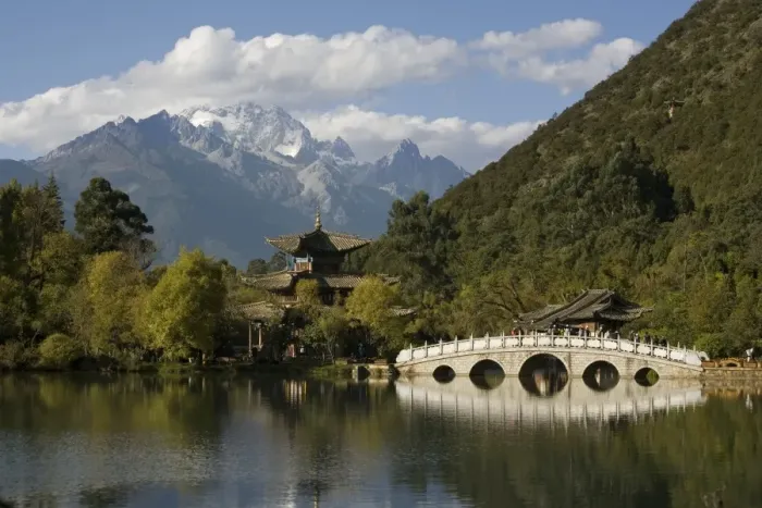 Framed Print : Black Dragon Pool Park and Jade Dragon Snow mountain, Lijiang, Yunnan, China, Asia Framed Print : Black Dragon Pool Park and Jade Dragon Snow mountain, Lijiang, Yunnan, China, Asia