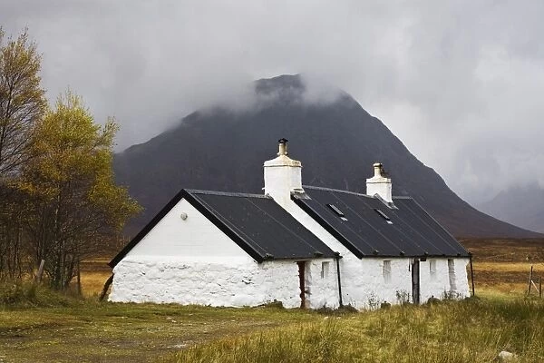 Black Rock Cottage and Buachaille Etive Moor with rain approaching, Rannoch Moor