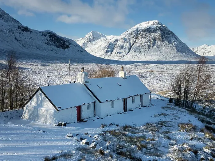 Framed Print : Black Rock Cottage and Stob Dearg (Buachaille Etive Mor) in winter, Rannoch Moor, Argyll and Bute, Scottish Highlands, Scotland, United Kingdom, Europe