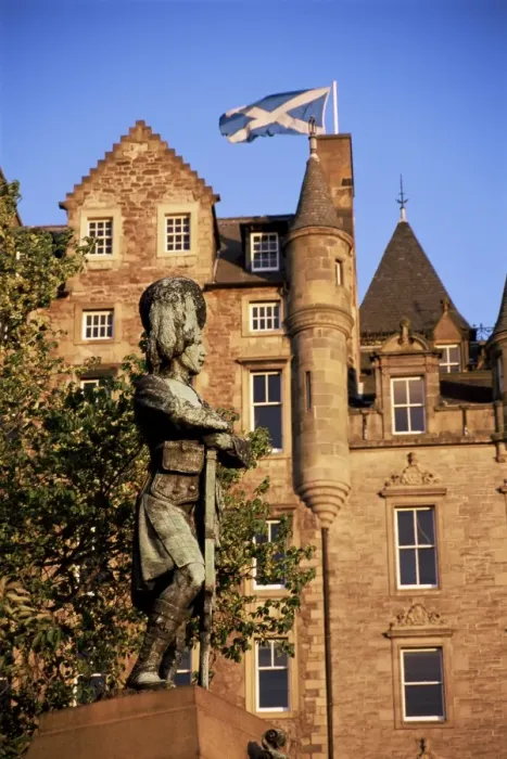 Framed Print : Black Watch memorial and Scottish flag
