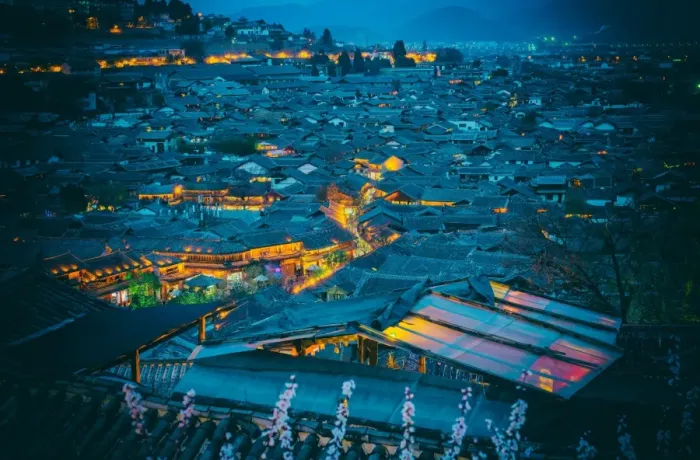 Framed Print : Blue hour shot over roofs of Lijiang Old Town, UNESCO World Heritage Site, Lijiang, Yunnan, China, Asia Framed Print : Blue hour shot over roofs of Lijiang Old Town, UNESCO World Heritage Site, Lijiang, Yunnan, China, Asia