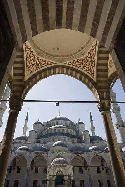 Blue Mosque from courtyard, Istanbul, Turkey, Europe