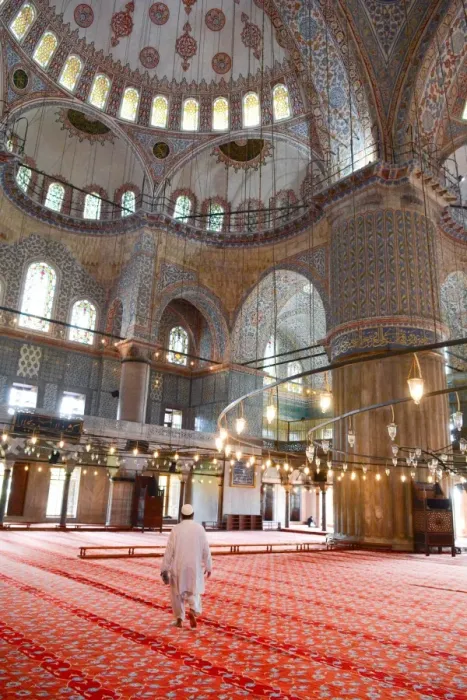 Framed Print : Blue Mosque interior, UNESCO World Heritage Site, mullah in foreground, Istanbul Framed Print : Blue Mosque interior, UNESCO World Heritage Site, mullah in foreground, Istanbul
