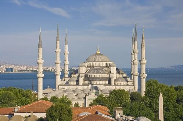 The Blue Mosque (Sultan Ahmet Camii) with domes and six minarets, Sultanahmet
