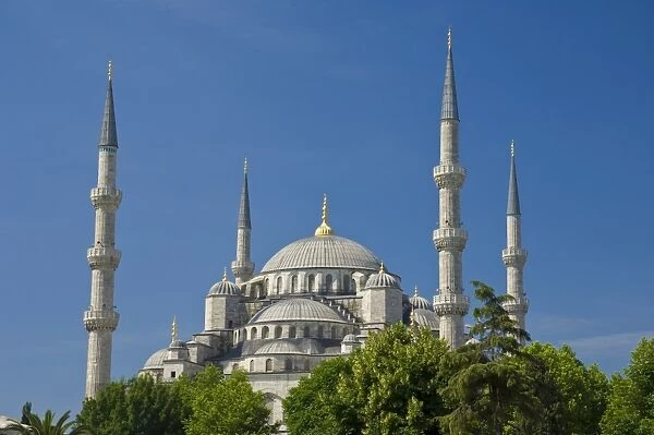 The Blue Mosque (Sultan Ahmet Camii) with domes and minarets, Sultanahmet